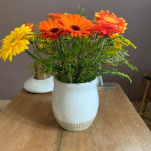 Vase blanc et crème
