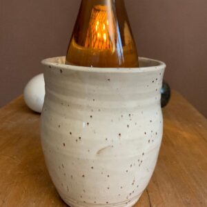 Vase blanc moucheté